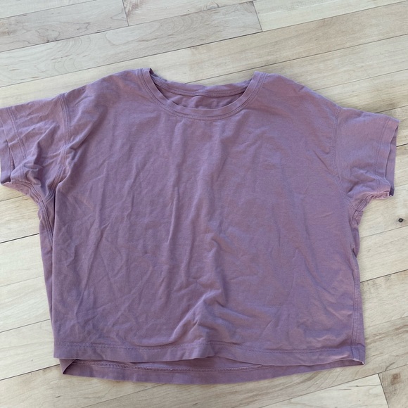 Lululemon Cropped Short Sleeve - Picture 2 of 2
